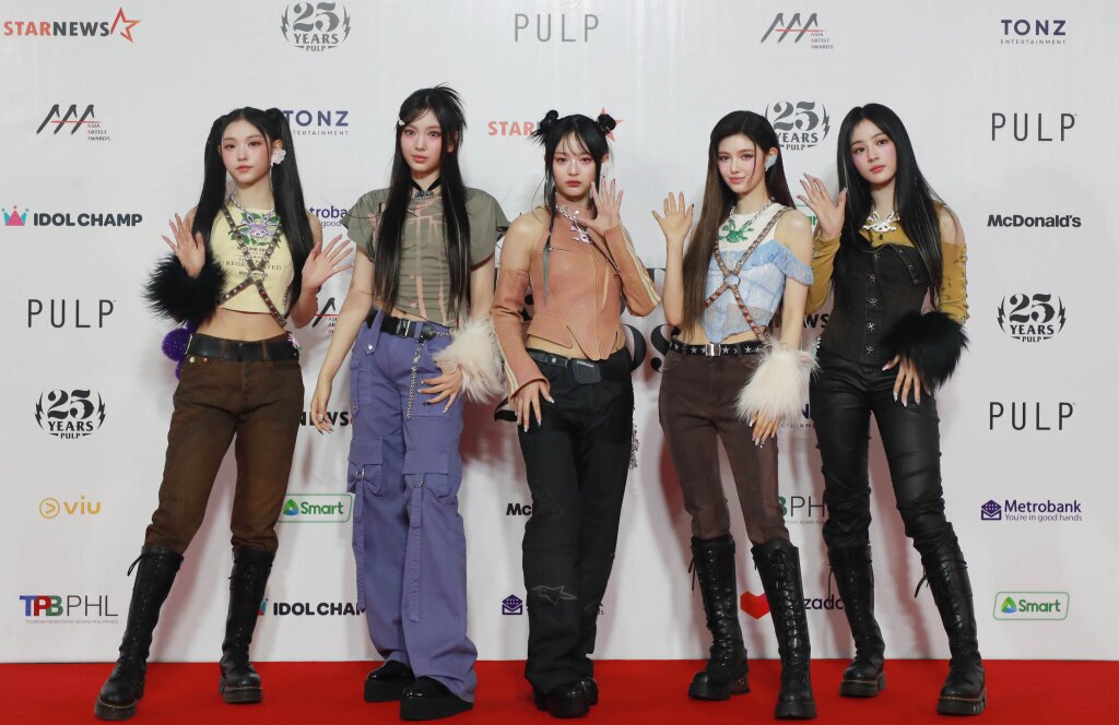 NewJeans At The Asia Artist Awards 2023
